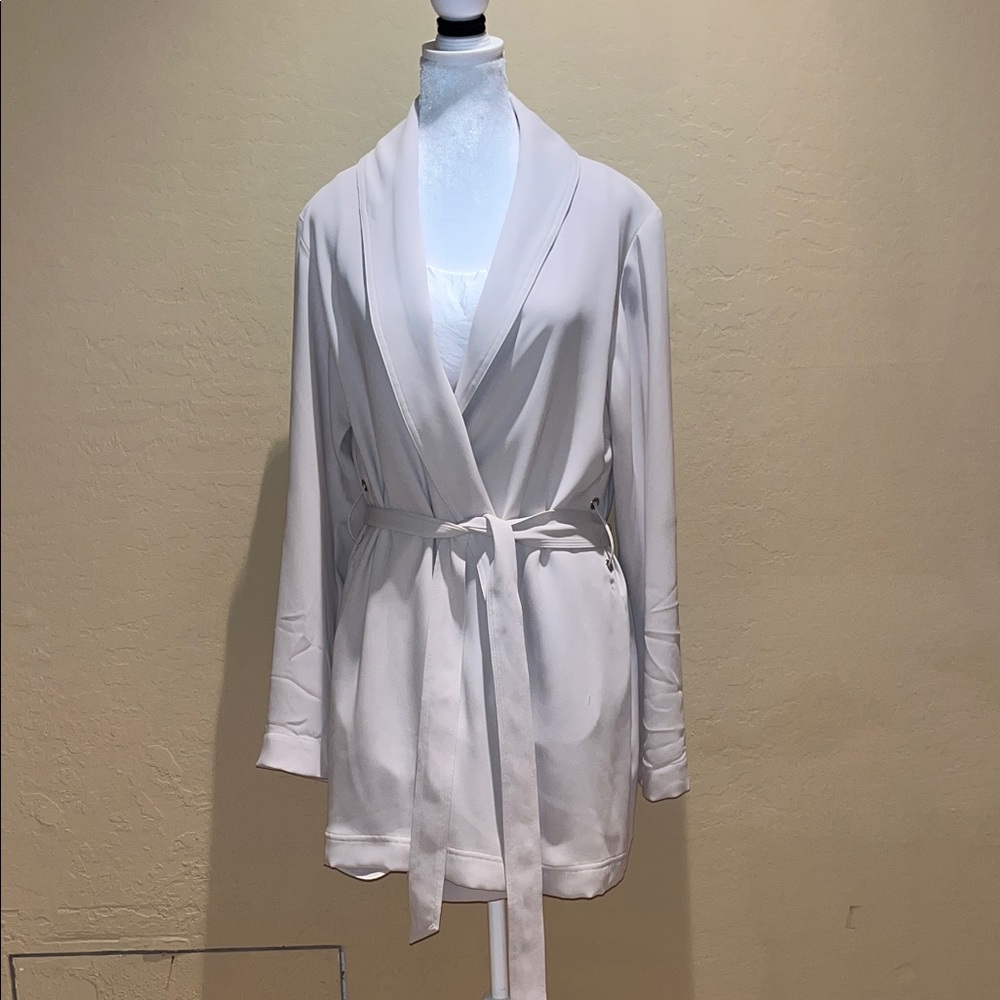 Babaton cream coat